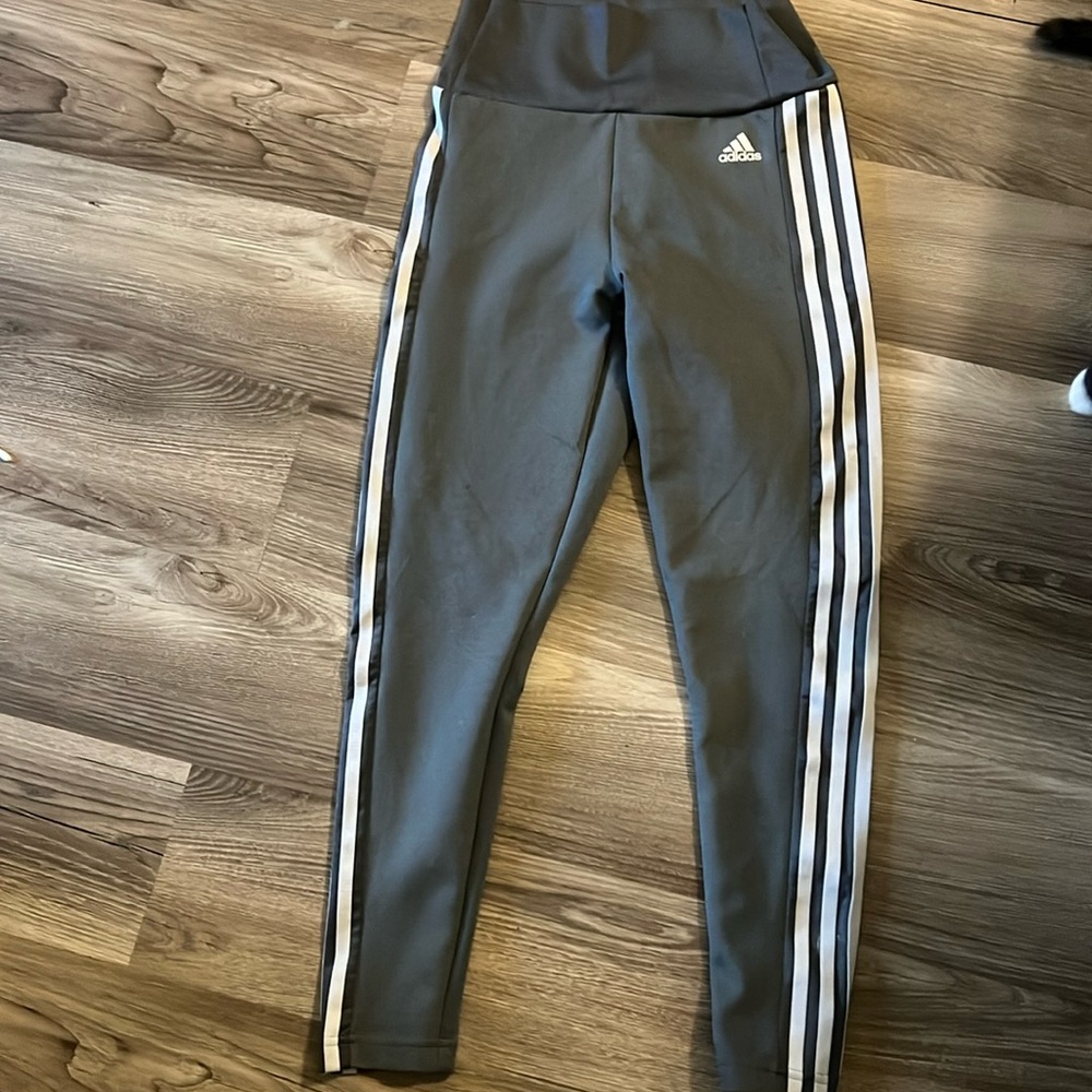 Adidas’s grey leggings